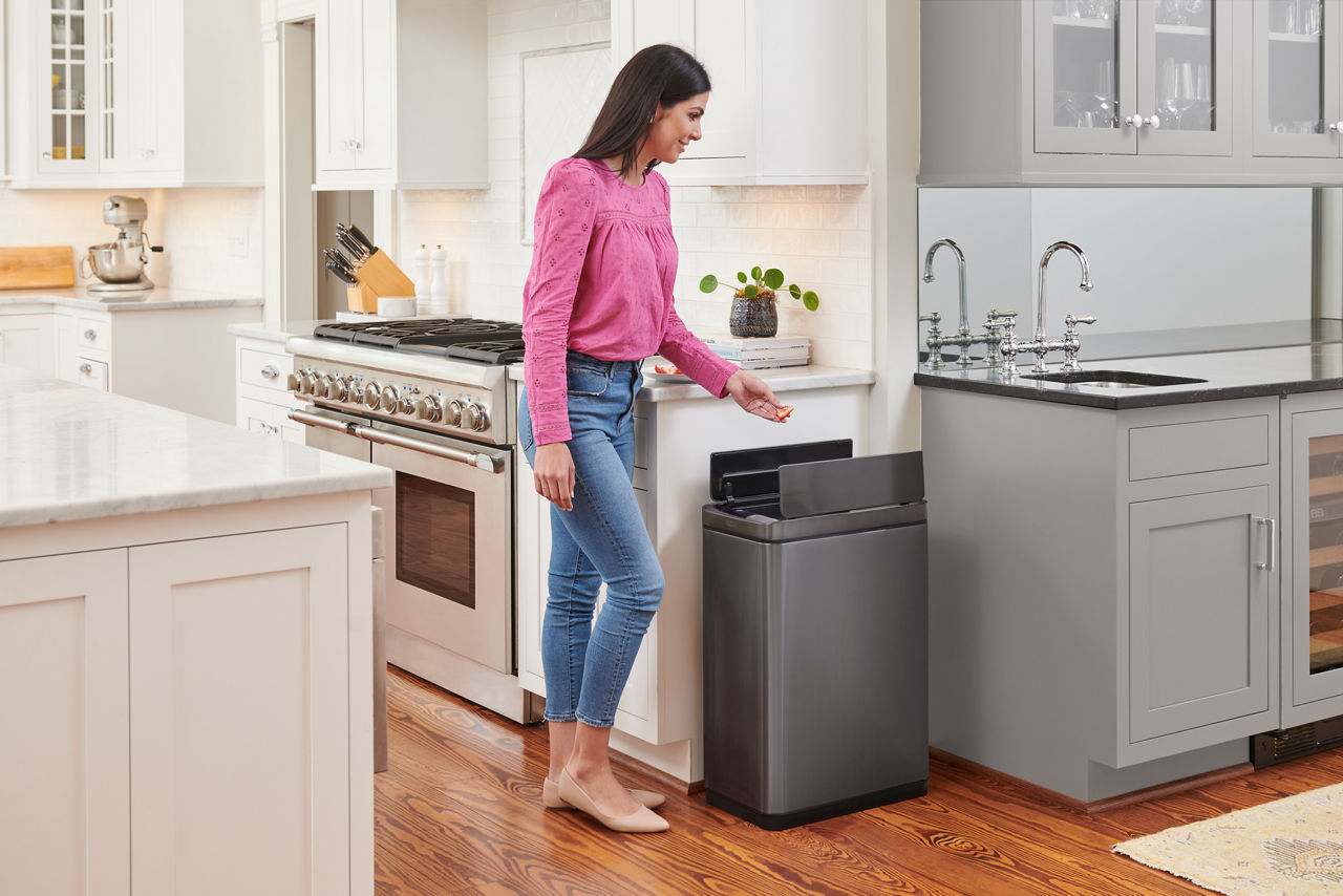Elite™ Slim Sensor Trash Can - US 3803