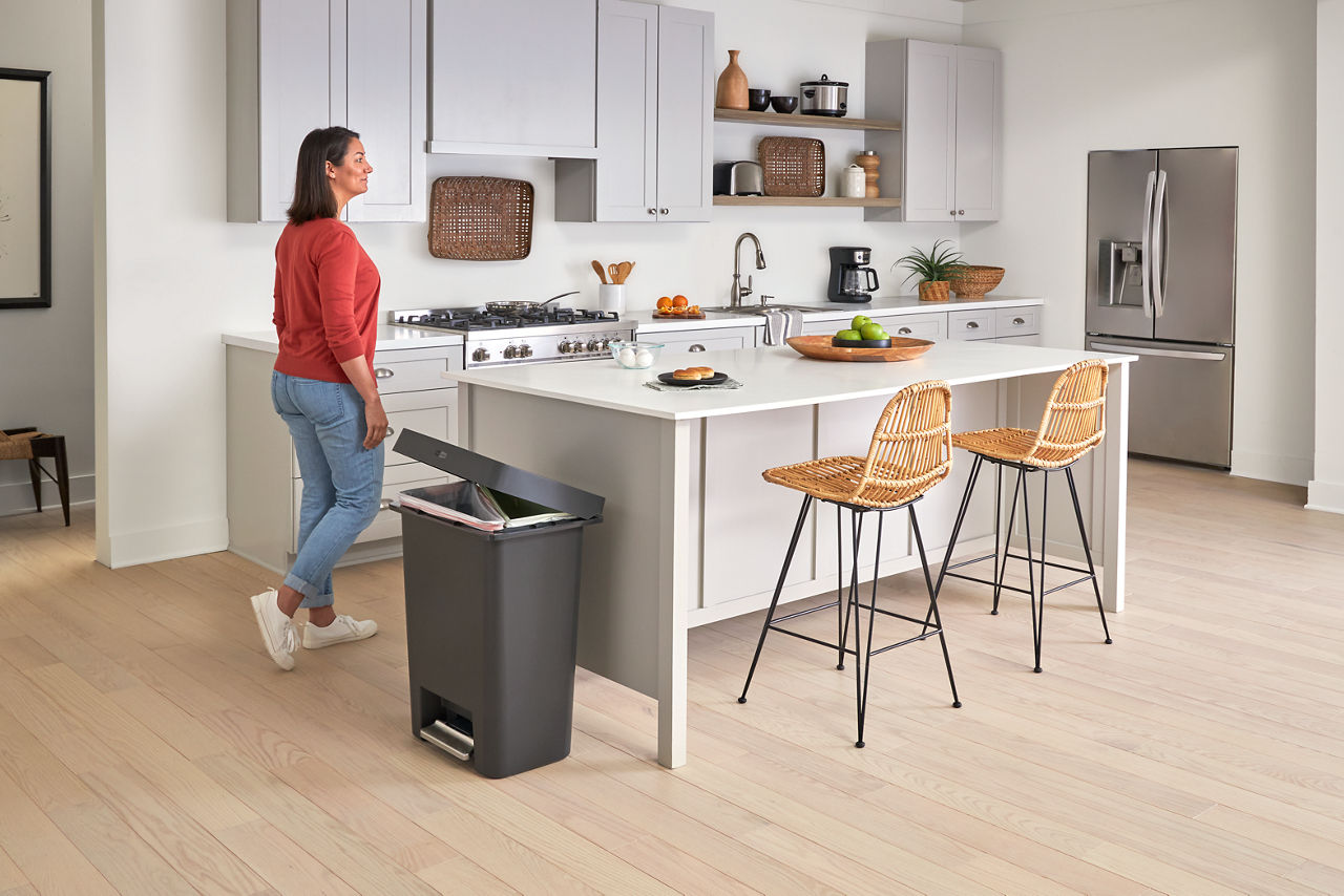 High-Capacity Step-On Trash Can - US 2678