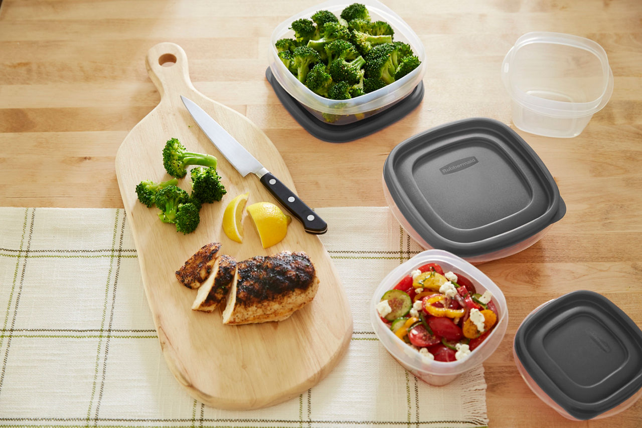 EasyFindLids™ Food Storage Container Set with SilverShield® Antimicrobial Product Protection - US 8621